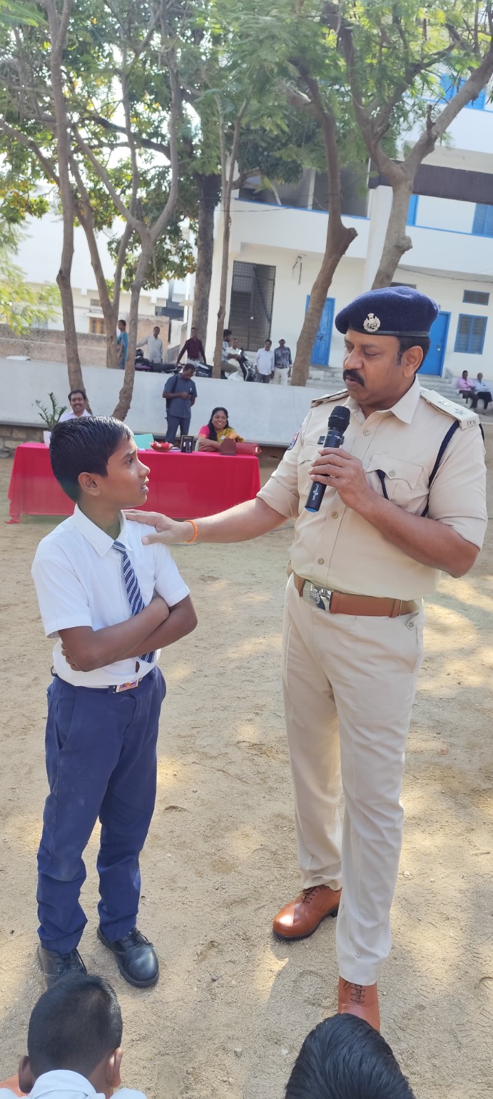 Students in a discussion